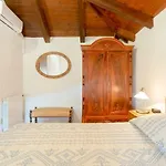 House - Heated Pool, Large Massage Tub And Sports Court Villa Klis