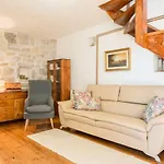 Villa House - Heated Pool, Large Massage Tub And Sports Court