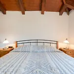 Villa House - Heated Pool, Large Massage Tub And Sports Court