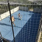 House - Heated Pool, Large Massage Tub And Sports Court *