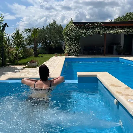 别墅 House - Heated Pool, Large Massage Tub And Sports Court 克利斯