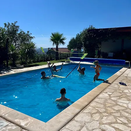 House - Heated Pool, Large Massage Tub And Sports Court Villa