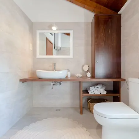 House - Heated Pool, Large Massage Tub And Sports Court 克利斯