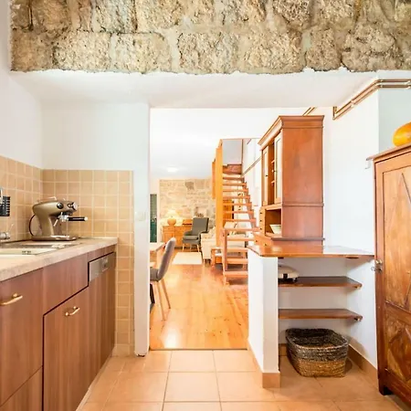 House - Heated Pool, Large Massage Tub And Sports Court *